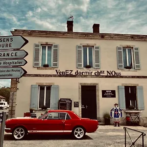 Venez Chez Nous #condom#gascogne#d'artagnan#armagnac#le Bonheur Est Dans Le Gers Auberge de jeunesse